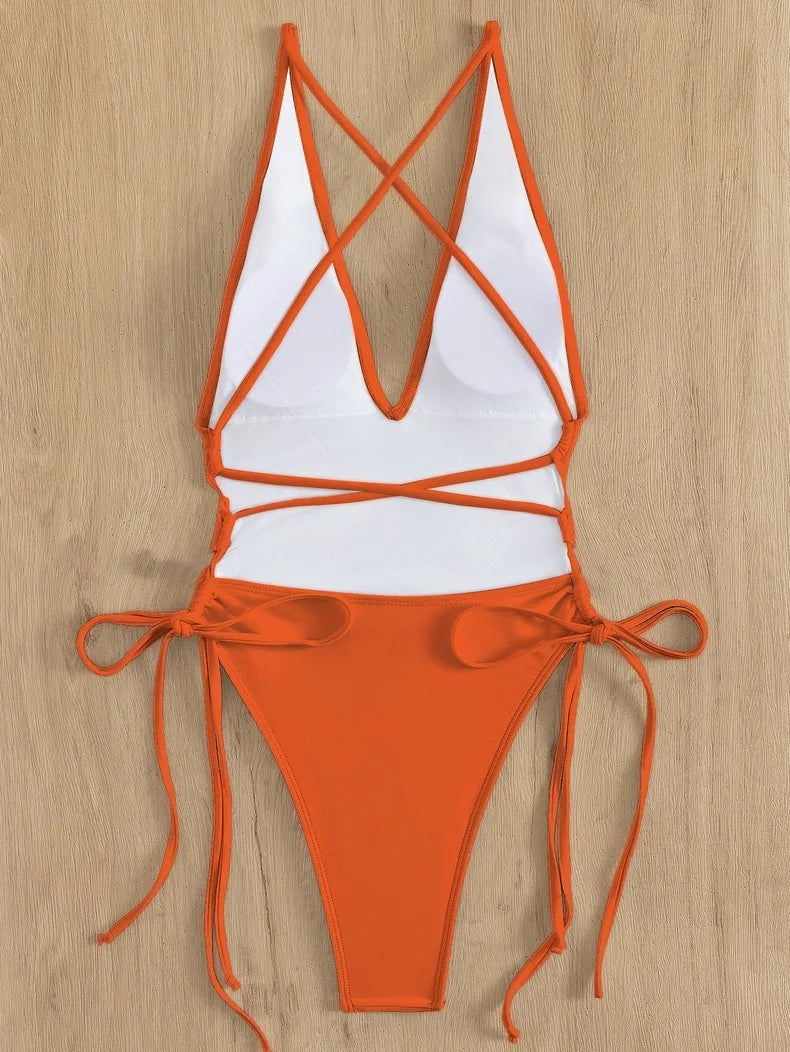 Jednodielne plavky s viazaním a push-up efektom – sexi bodysuit na pláž