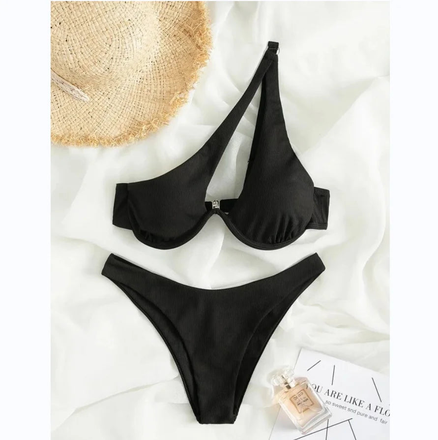 Luxusné asymetrické bikiny s push-up a výrezmi – brazílsky strih
