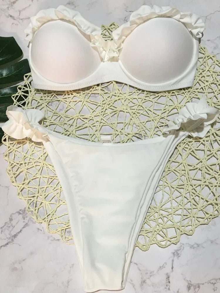 Dvojdielne bikiny s volánovým bandeau topom – ženský a sexi push-up strih