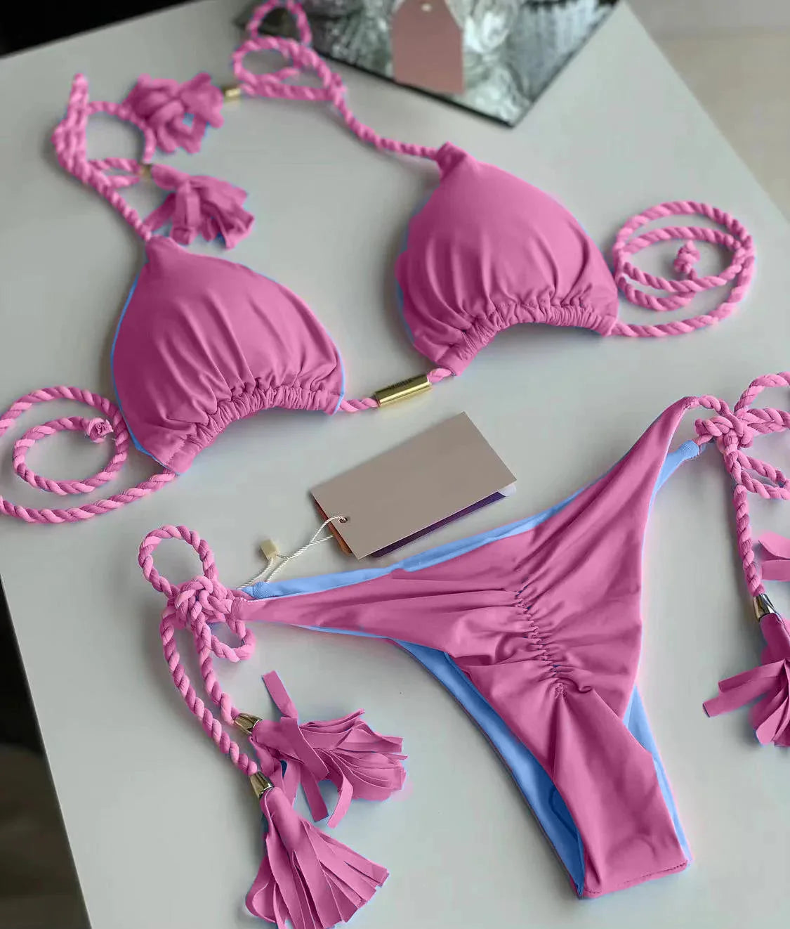 Trojuholníkové bikiny so šnúrkami – farebné