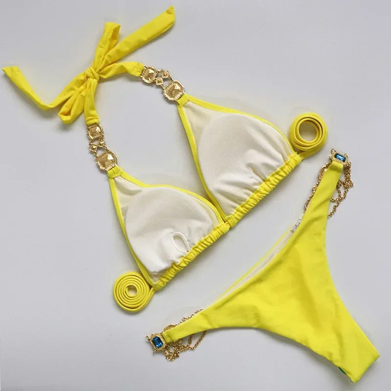 Luxusné bikiny s kovovými detailmi a kamienkami – dvojdielne plavky
