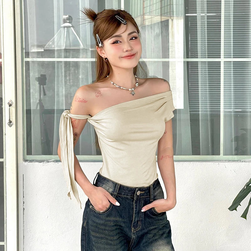 Dámsky asymetrický crop top