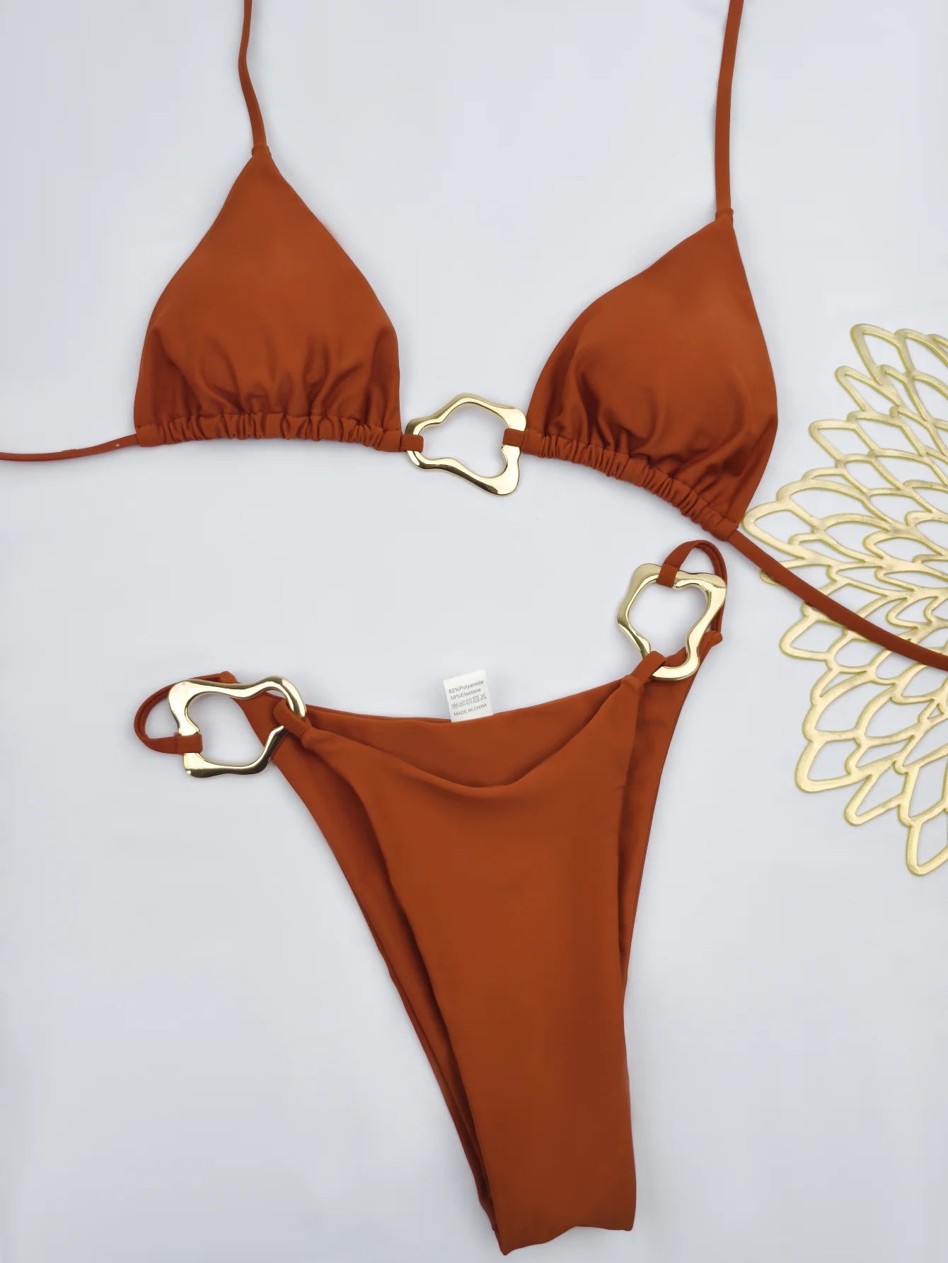 Jednofarebné sexi bikiny s výrezom a viazaním – dvojdielne plavky