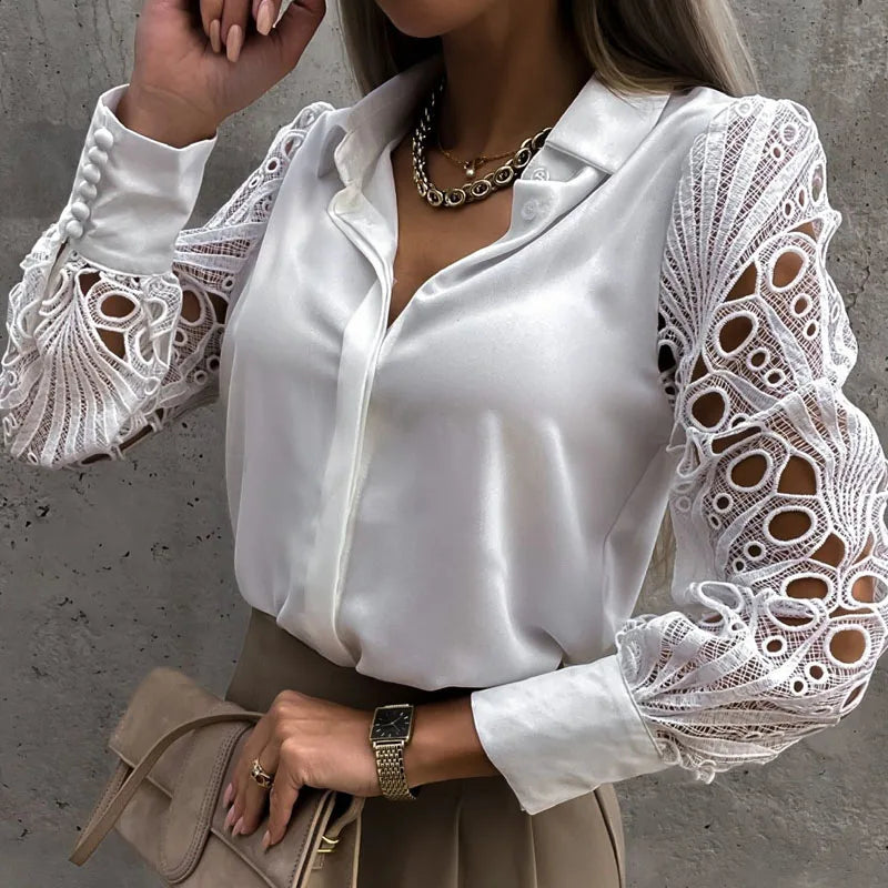 Priesvitná blúzka s výstrihom do V a volánmi – sexi boho štýl
